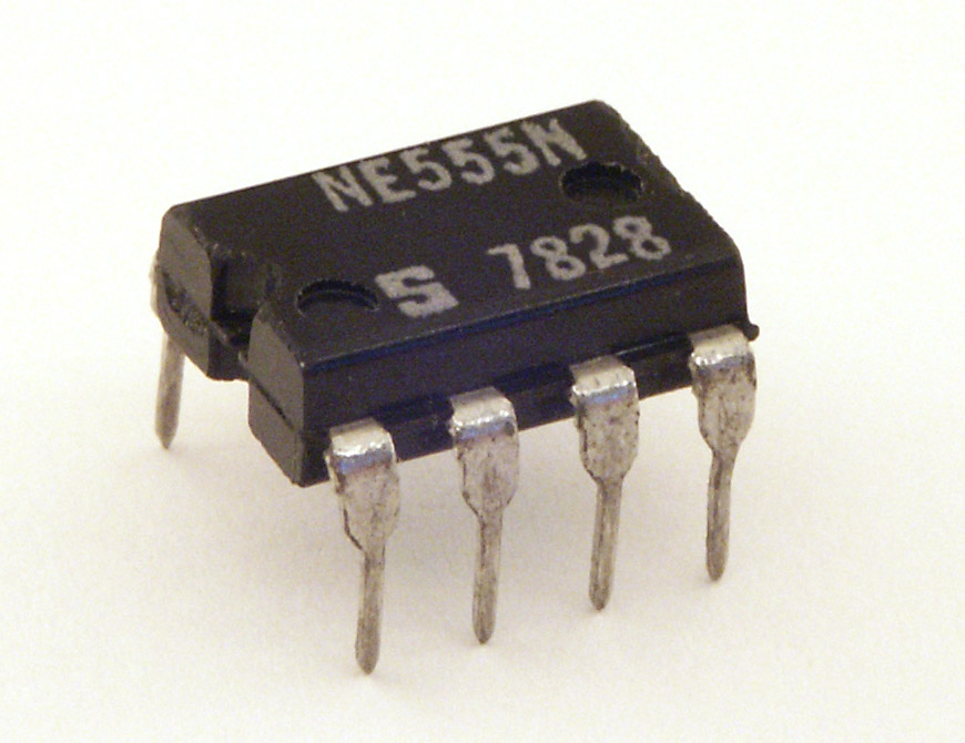 Oscillatore NE555 - Clicca l'immagine per chiudere