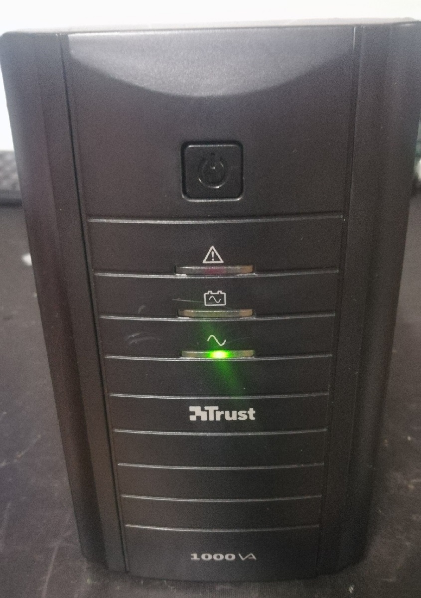 Trust Oxxtron 1 kVA Trust Oxxtron 1 kVA